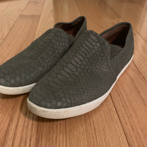 joie slip on sneakers